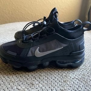 Nike Vapormax Size 5- Gently worn